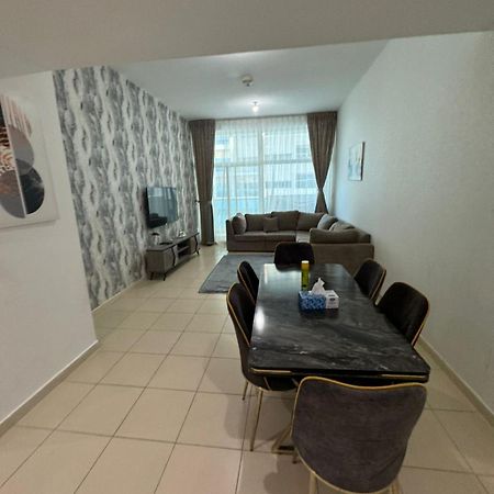 Elegent 2Bhk Next To The Beach With Pool,Gym,Garden,Kids Play Area,Learning Centre,Shops,Cafe,Restaurants Ajman Exterior foto